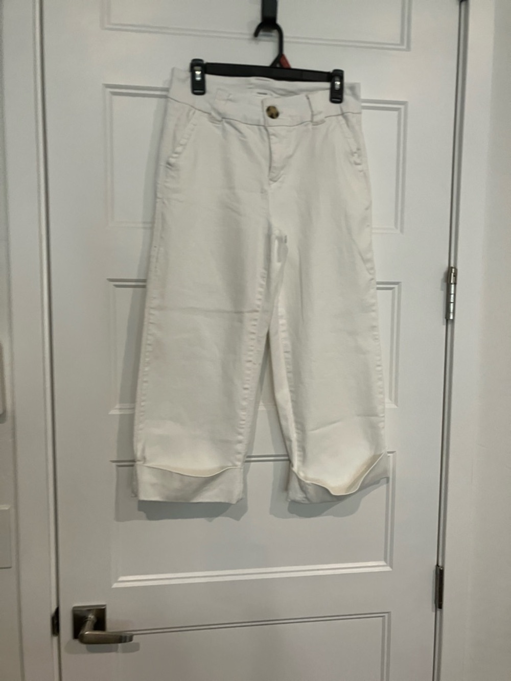 Women’s White Capri Pants - Classic High-Rise Crop